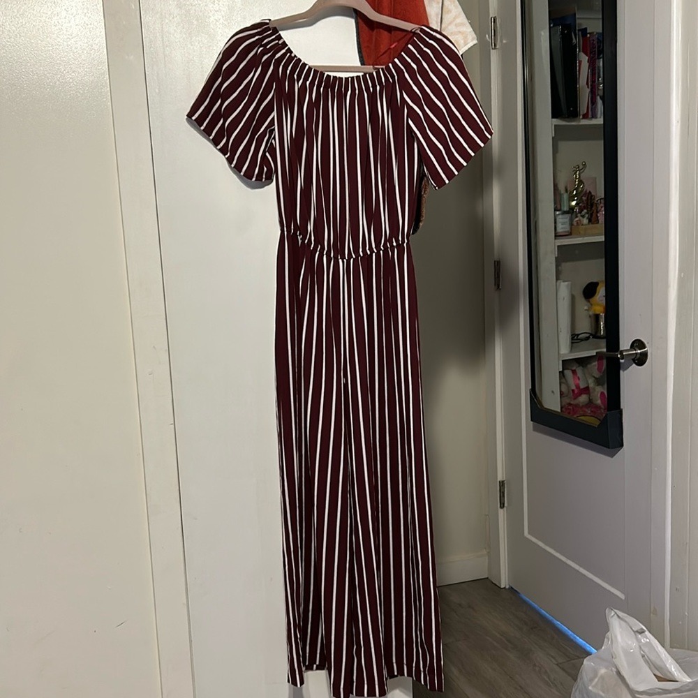 a jumpsuit size small it’s very stretchy and very comfortable